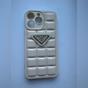 Ivory Quilted 15 pro max Cell Phone Case